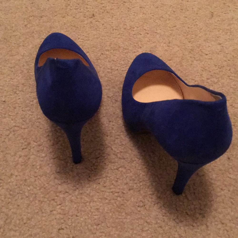 Shoes - Picture 3 of 4